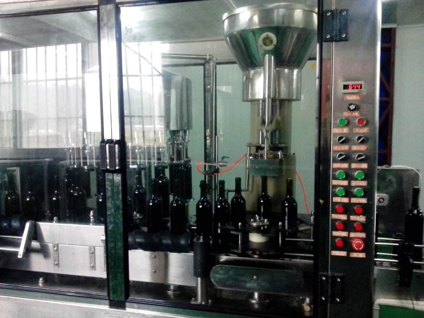 河南百冠機械小型自動全套葡萄飲料生產線設備果汁加工定制廠家